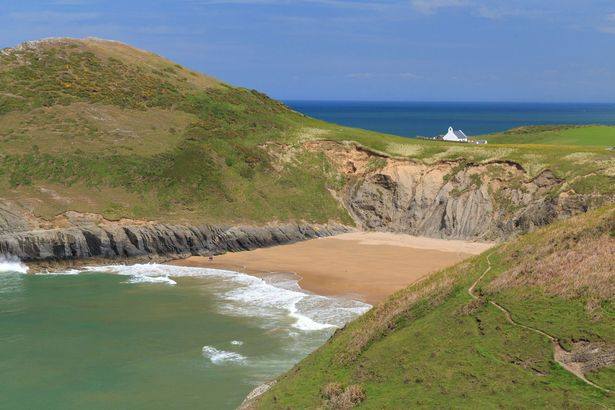 Mwnt Beach