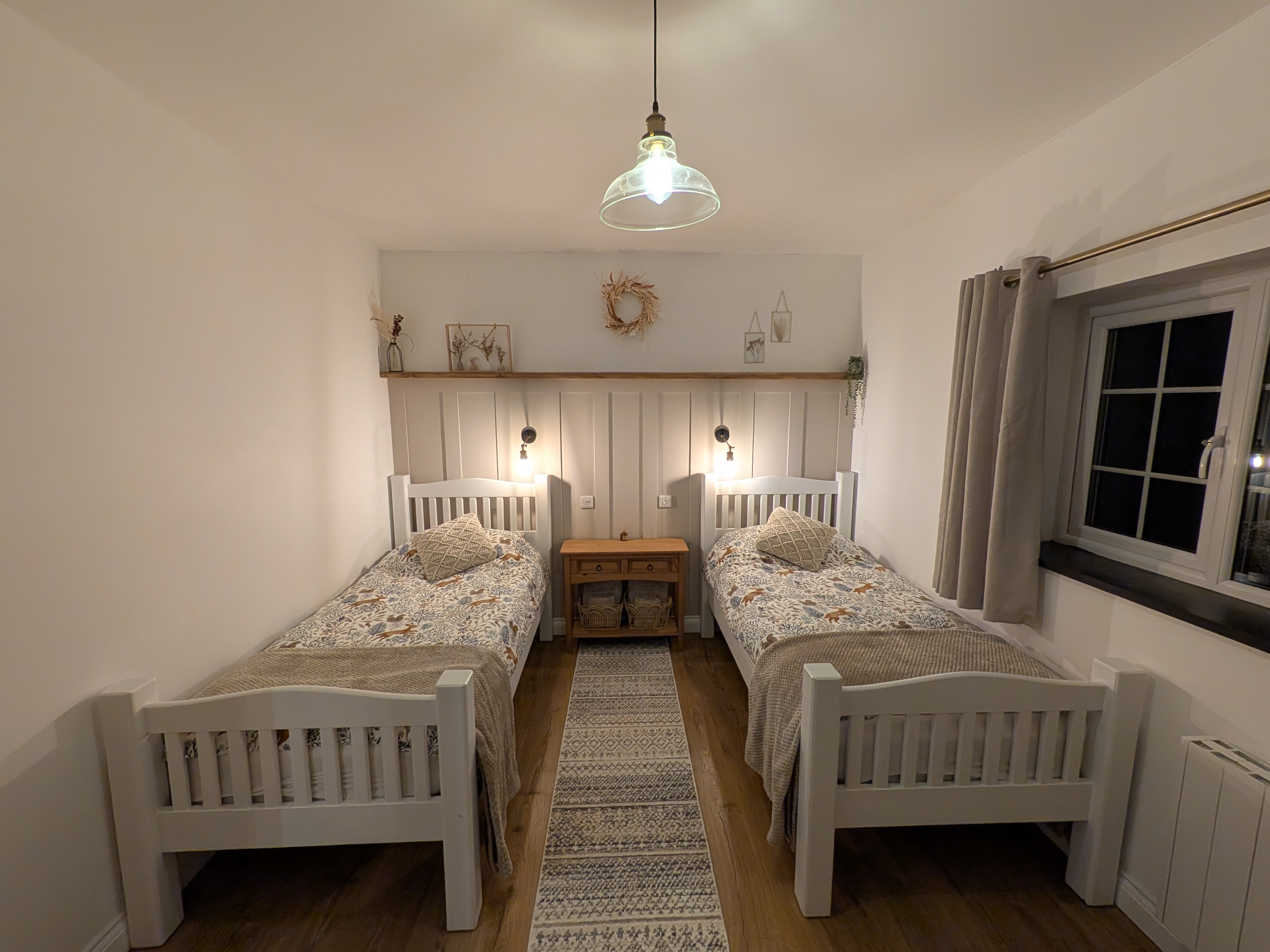 Twin bedroom